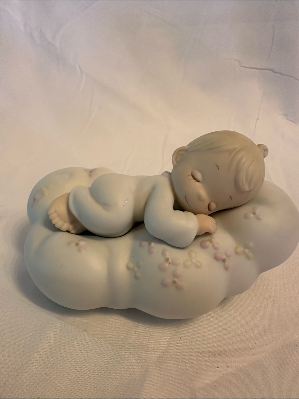 Precious Moments safe in the arms of Jesus 521922 baby figurine